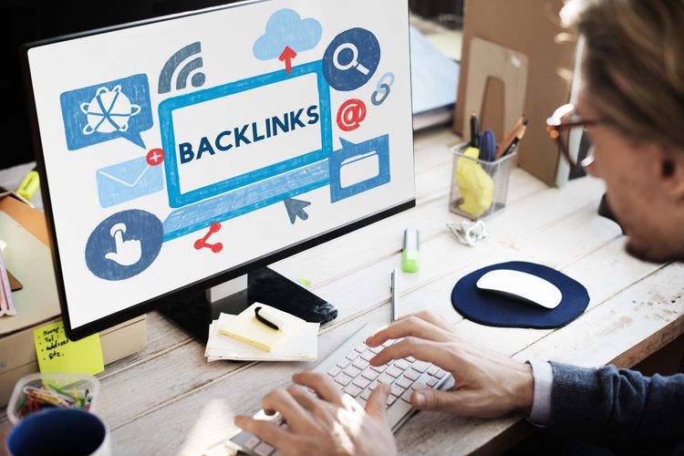 backlink-hyperlink-networking-internet-online-technology-concept-min.jpg